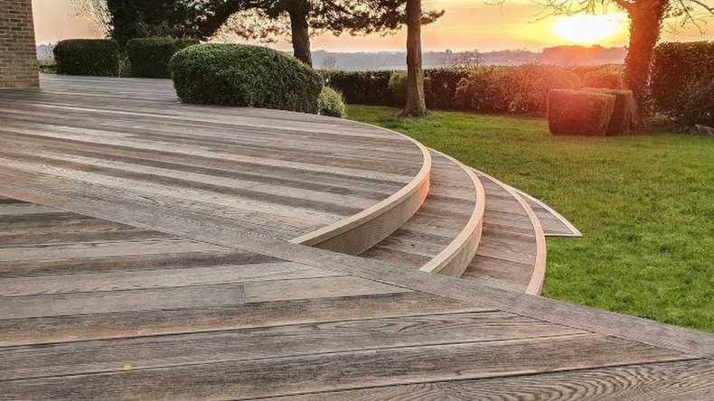 planeo Authoria PureBoard solid decking - Antique Brown Oak 3.6m textured