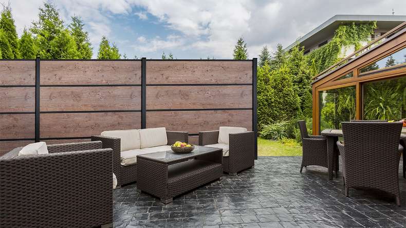 planeo Gardence Resistant - HPL plug-in fence wood look 180 x 183 cm