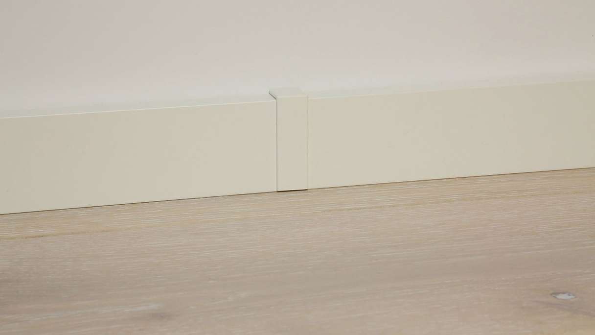 Connecting piece self-adhesive for skirting board F100201M Modern White 18 x 50 mm - 2pcs. (9062282001)