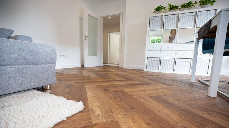 Skaben Multilayer Vinyl - TitanCore HB Alsace Herringbone | integrated impact sound insulation (ST-6202969)