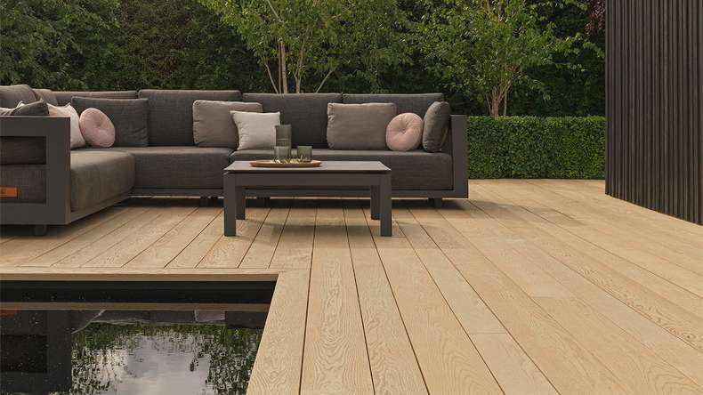 planeo Authoria PureBoard solid decking - Ashwood 3.6m textured