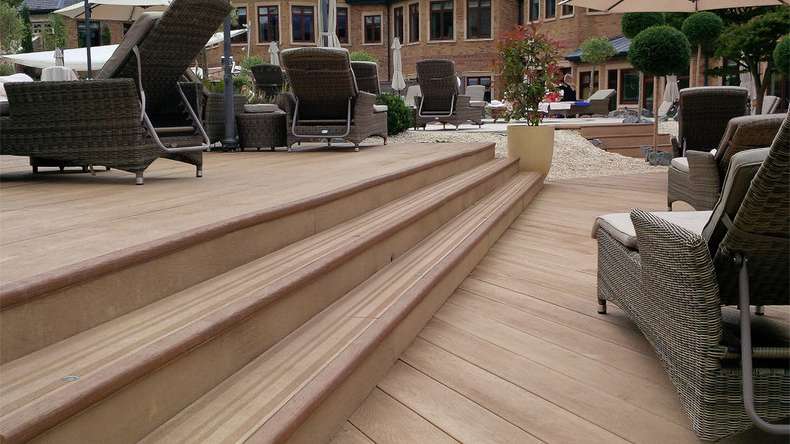 planeo Authoria PureBoard solid decking - Light Natural Oak 3.6m textured