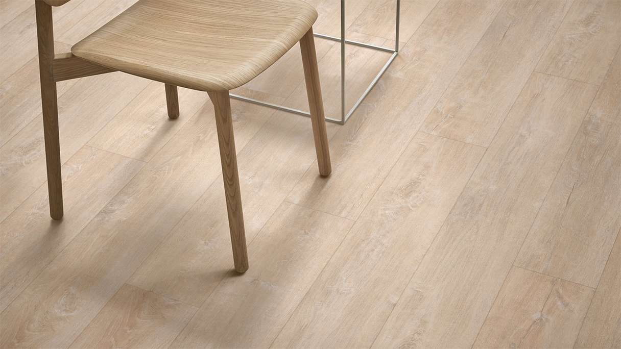 Forbo Enduro adhesive vinyl - Light Timber (69335DR3)