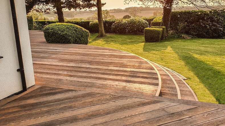 planeo Authoria PureBoard solid decking - Antique Brown Oak 3.6m textured
