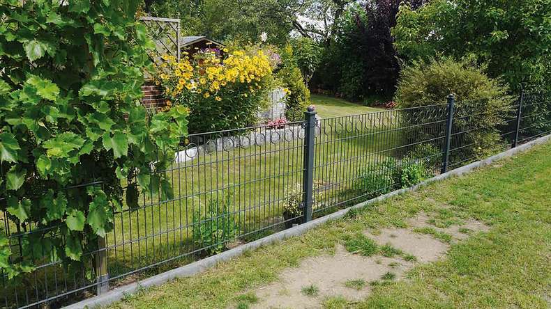 planeo double-rail decorative fence Halo 6/6/6 RAL 7016 anthracite