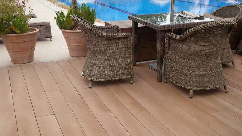 planeo Authoria PureBoard solid decking - Light Natural Oak 3.6m textured