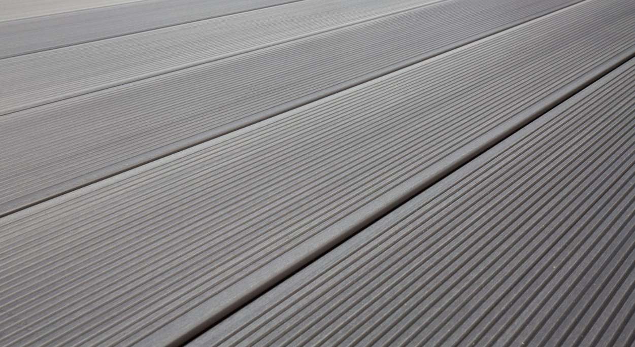 Complete set TitanWood 3m hollow core plank grooved structure light grey 9.3m² incl. aluminium-UK