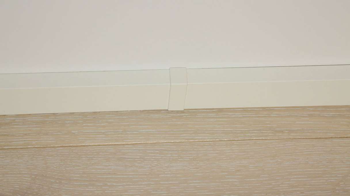 Connecting piece self-adhesive for skirting board F100201M Modern White 18 x 50 mm - 2pcs. (9062282001)