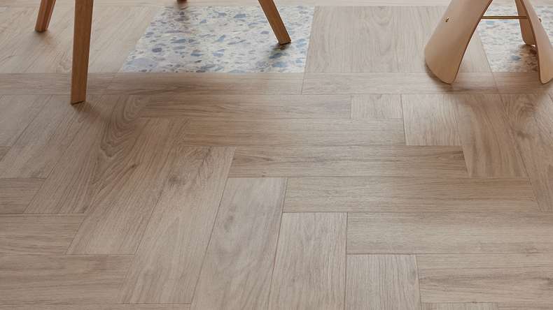 planeo self-adhesive vinyl – SilentIQ Wood 2-in-1 Cavellia | Integrated impact sound insulation (F-DW-SIQ-15035)