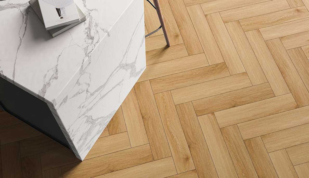 planeo Rigid Click Vinyl – SolutionX 2-in-1 Herringbone Oak Gold