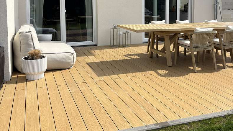 planeo CoEXWood WPC solid coated decking board - Sand/Caramel 3m structured