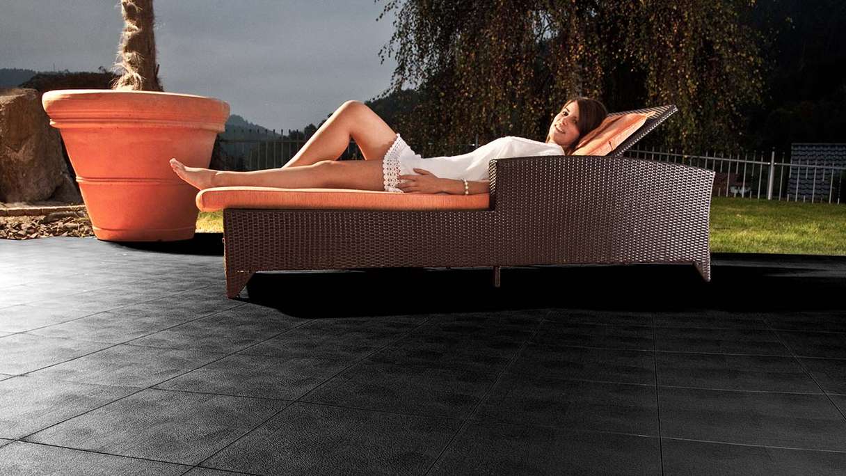 planeo click tile Floor - black