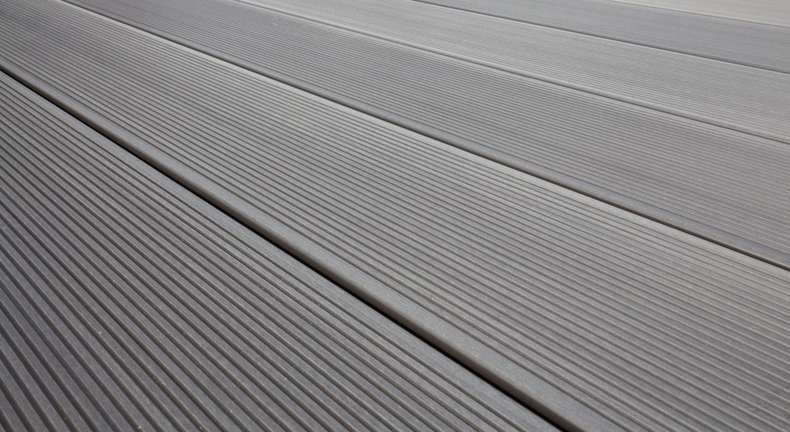 Complete set TitanWood 4m hollow core plank grooved structure Light grey 8.8m² incl. Alu-UK