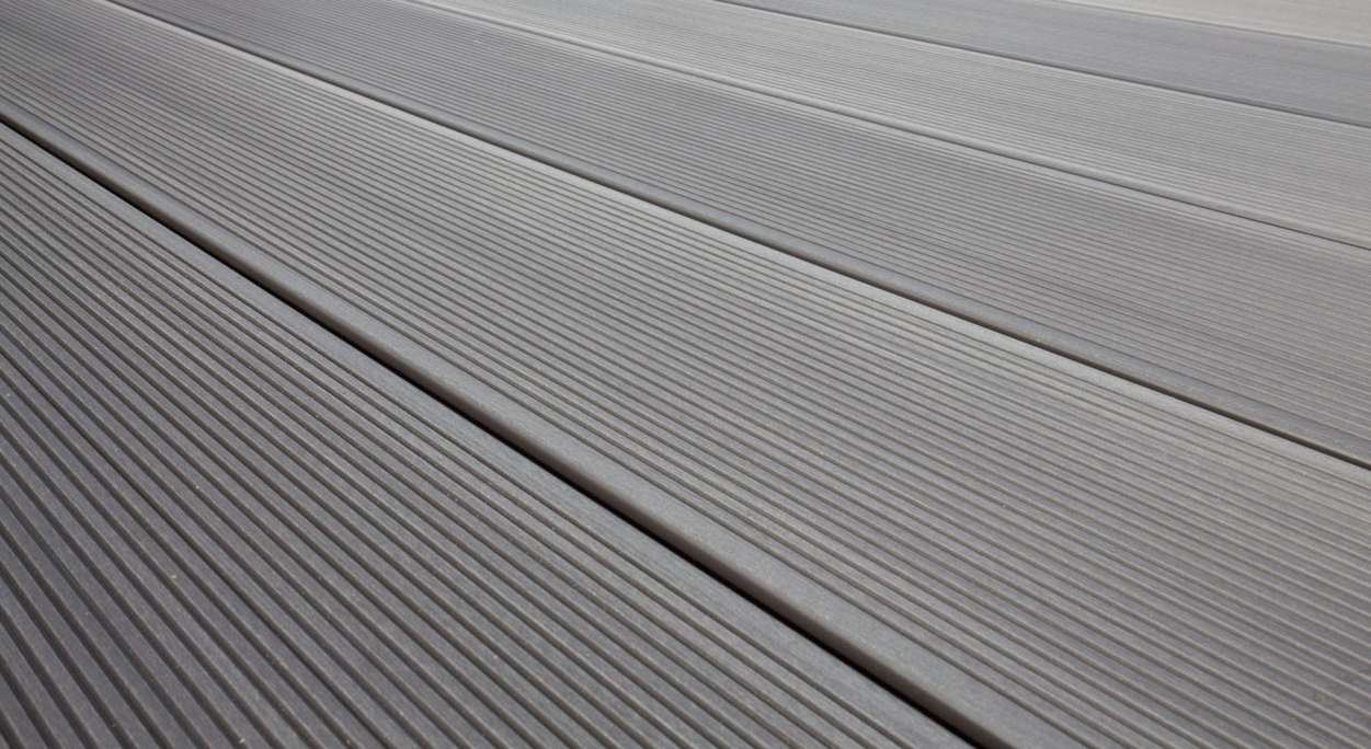 Complete set TitanWood 4m hollow core plank grooved structure light grey 41.2m² incl. Alu-UK
