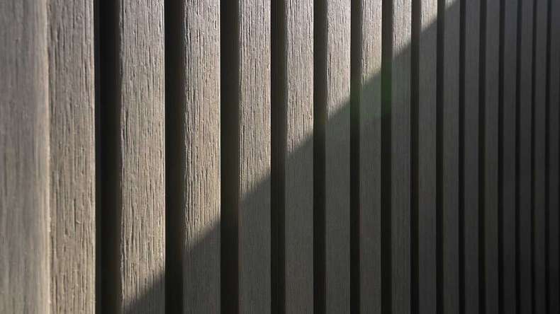 planeo LINEA Wide – WPC CoEx cladding, light grey, 2900 x 181 mm