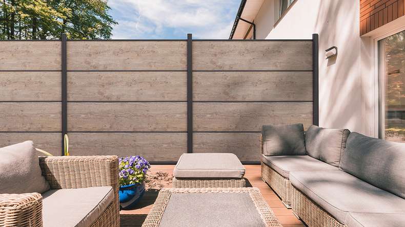 planeo Gardence Resistant - HPL plug-in fence wood look 180 x 183 cm