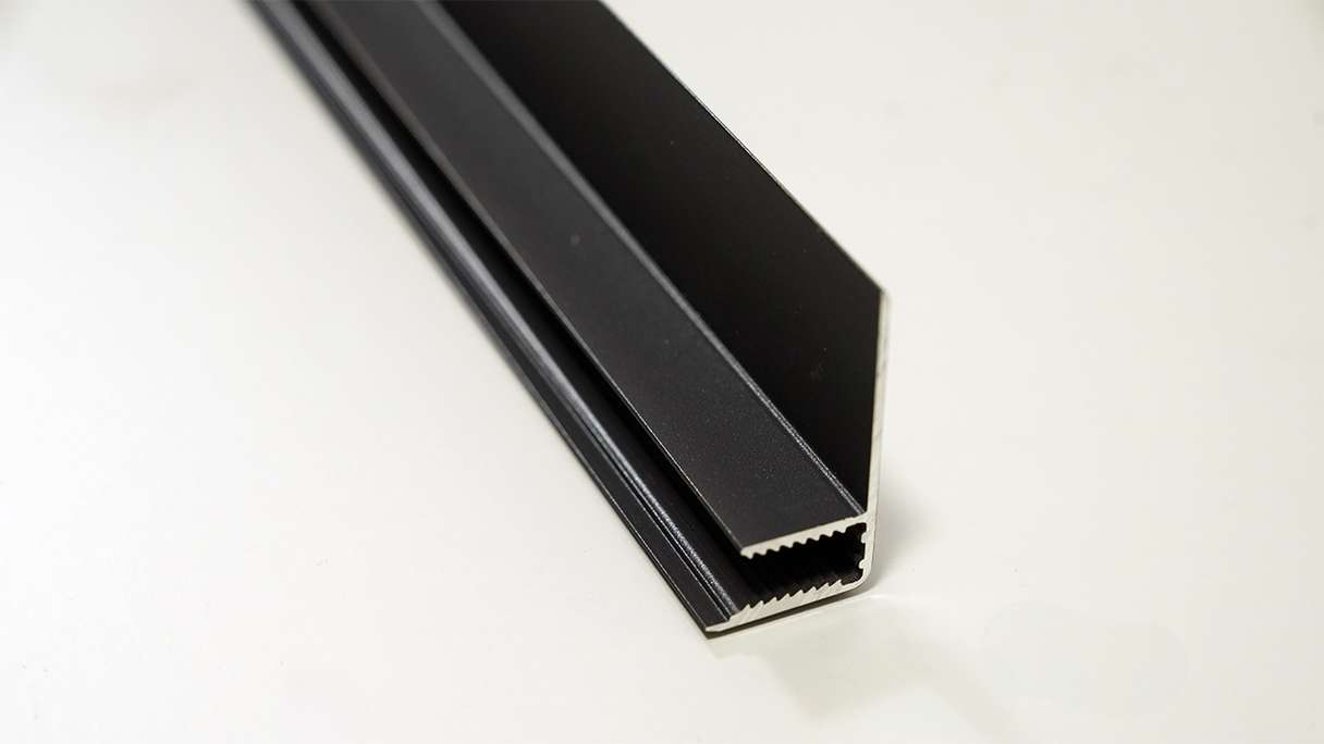 planeo Fassado - End profile black 2.90m