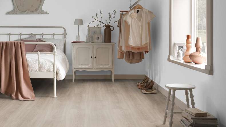 planeo self-adhesive vinyl – SilentIQ Wood 2-in-1 Commercial Carviano | Integrated impact sound insulation (F-DW-SIQ-9080)
