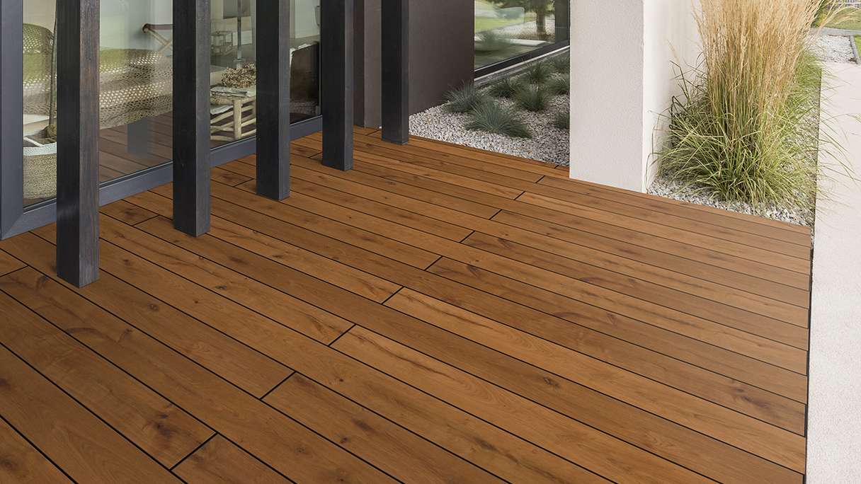 planeo Design Wood – BPC Solid Wide Decking Board – Smoked Oak Textured