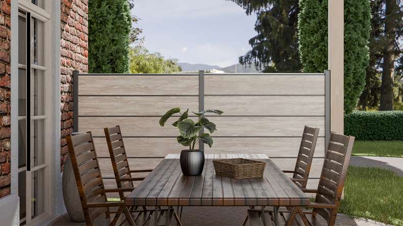planeo Gardence Simply Premium - PVC plug-in fence Sheffield Oak light with pilaster strips in anthracite 180 x 180 cm