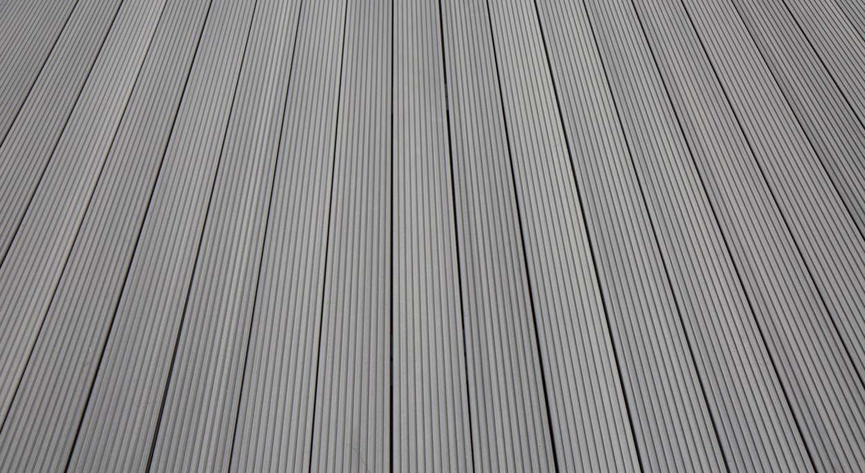 Complete set TitanWood 4m hollow core plank grooved structure light grey 41.2m² incl. Alu-UK