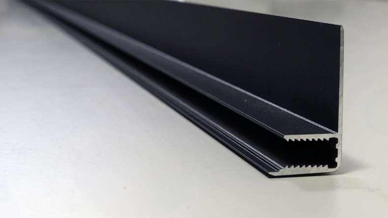 planeo Fassado - End profile black 2.90m