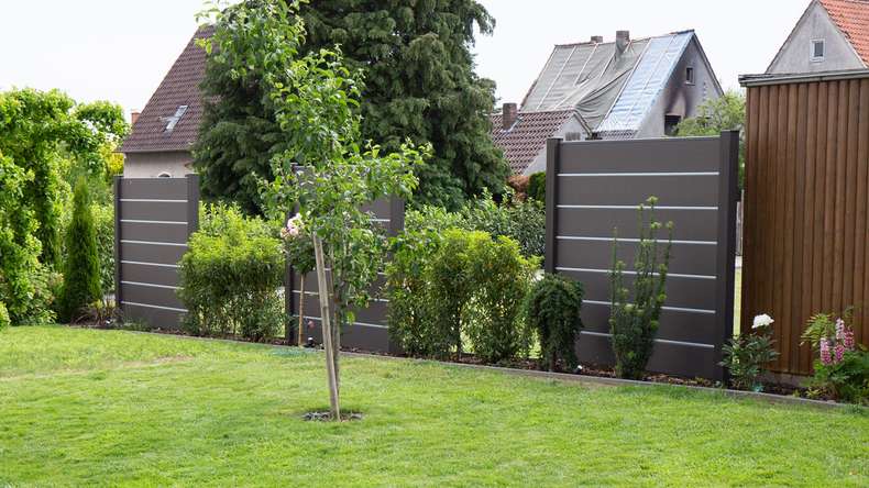 planeo Solid Grande - Premium Garden Fence Anthracite Grey