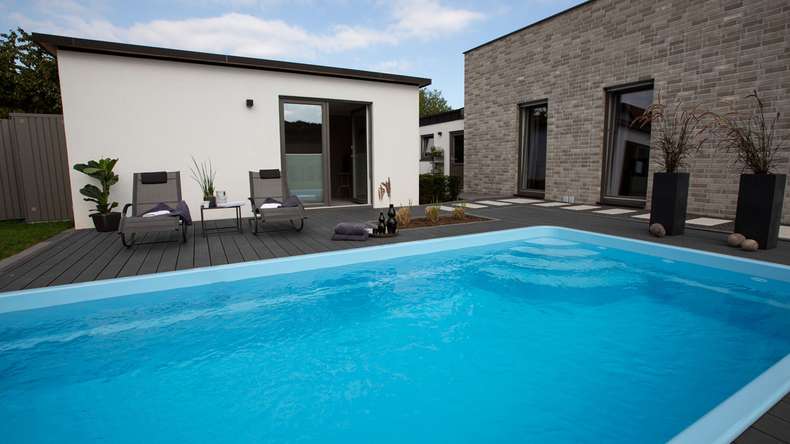 planeo TitanWood - solid plank wood structure dark grey