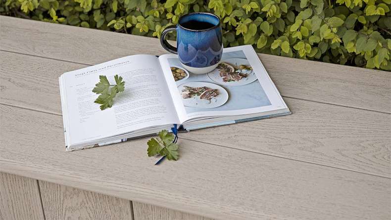 planeo Authoria PureBoard solid decking - Light Lime Oak 3.6m textured