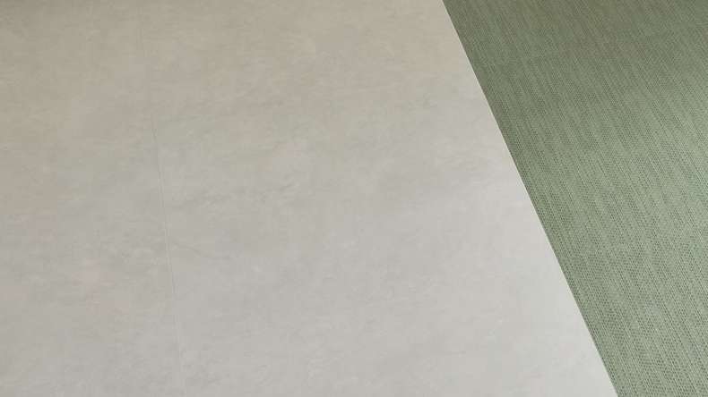 planeo self-adhesive vinyl – SilentIQ Stone 2-in-1 Commercial Viresta | Integrated impact sound insulation (F-DS-SIQ-5080)