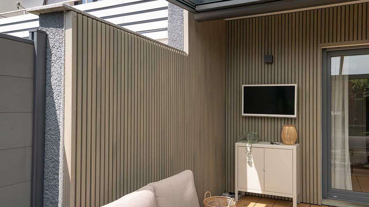 planeo LINEA Wide – WPC CoEx cladding, light grey, 2900 x 181 mm