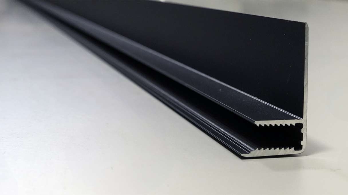 planeo Fassado - End profile black 2.90m