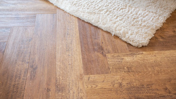 Skaben Multilayer Vinyl - TitanCore HB Alsace Herringbone | integrated impact sound insulation (ST-6202969)