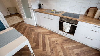 Skaben Multilayer Vinyl - TitanCore HB Alsace Herringbone | integrated impact sound insulation (ST-6202969)