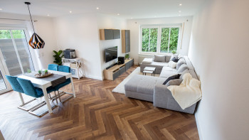 Skaben Multilayer Vinyl - TitanCore HB Alsace Herringbone | integrated impact sound insulation (ST-6202969)