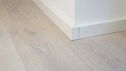 Outside corners self-adhesive for skirting board F100202M Modern White 18 x 80 mm