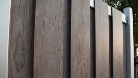 planeo Premo - HPL prefabricated fence upright wood look 90 x 180 cm